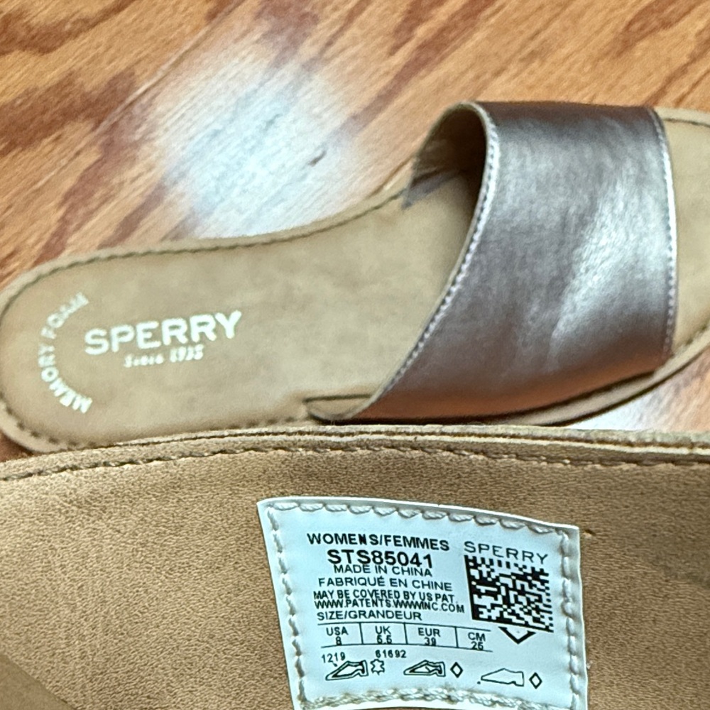 Sperry Women's Rose Gold Slide Sandals - Picture 6 of 6